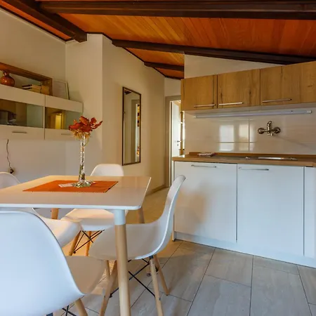 Visnja Apartment *